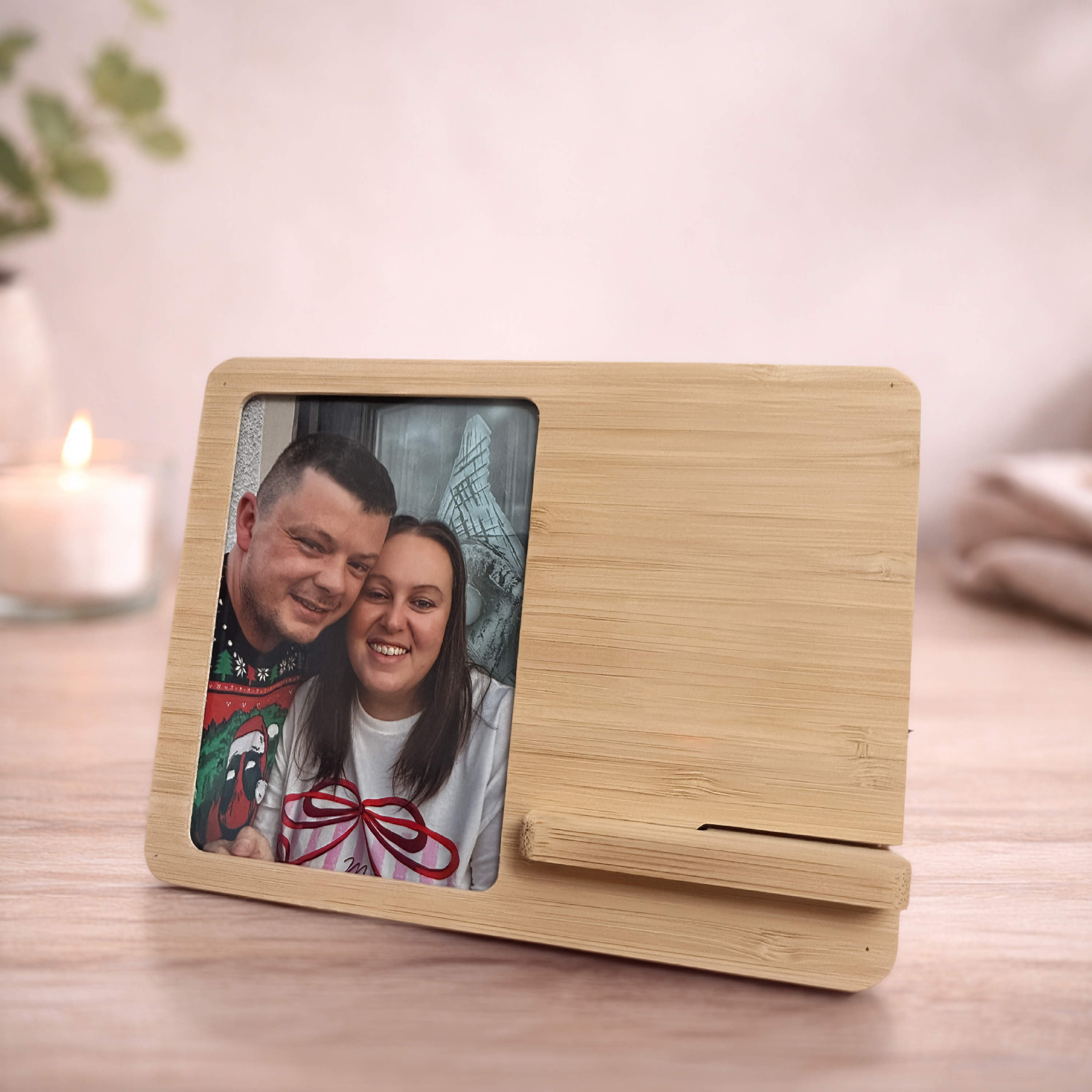 Personalised Photo Wireless Charger – Bamboo Phone Stand with Custom Aluminium Print